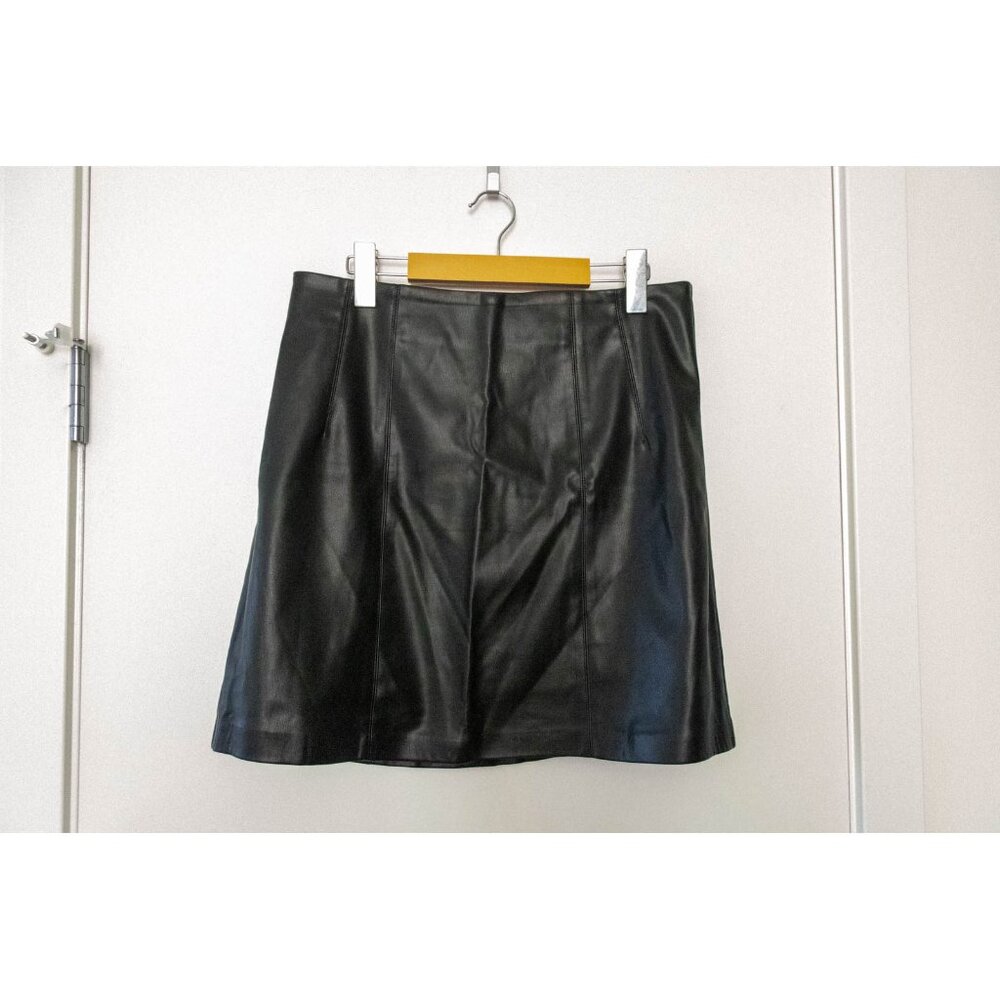 Suzy Shier Black Faux Leather A-Line Mini Skirt Womens Size Large